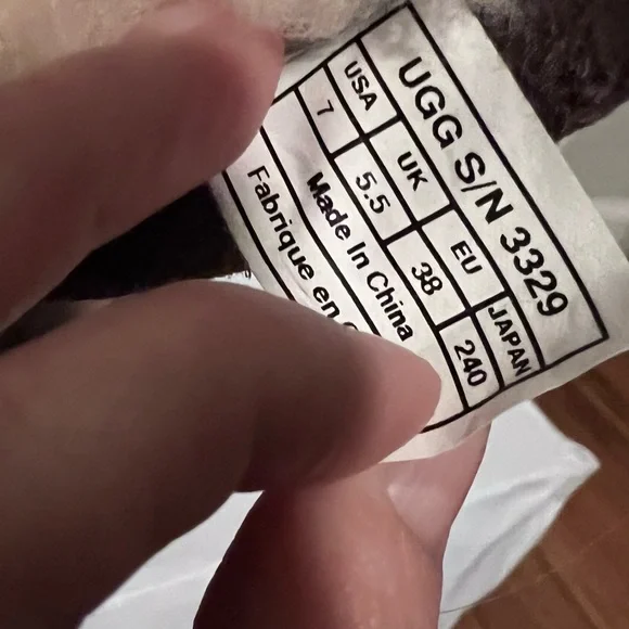 UGG Boots - Picture 16 of 16